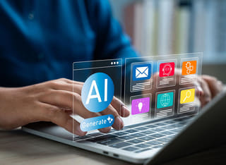 Începător în domeniul crypto care explorează principiile de bază ale tranzacționării automatizate prin AI